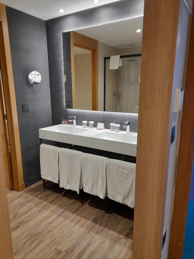 Sommos Hotel Benasque Spa Bagian luar foto